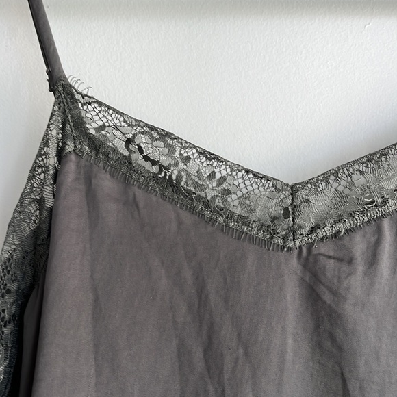 Green Cropped Tank with Lace Detail - Picture 2 of 5